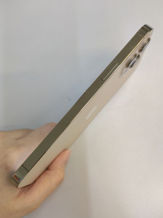 Apple iPhone 12 Pro Max — photo 4 of 8