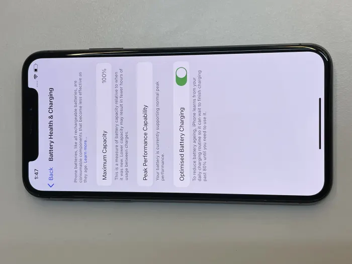 Apple iPhone X — photo 2 of 10