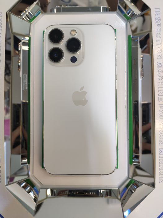 Apple iPhone 13 Pro — photo 2 of 10