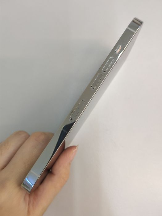 Apple iPhone 13 Pro — photo 5 of 10