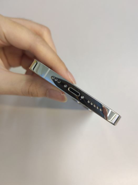 Apple iPhone 13 Pro — photo 7 of 10