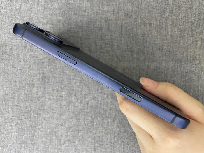 Apple iPhone 17 Pro Max — photo 2 of 9