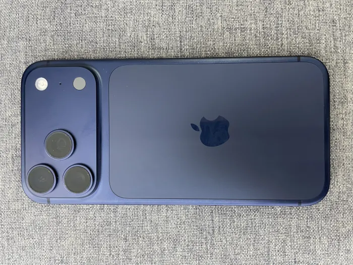 Apple iPhone 17 Pro Max — photo 5 of 9