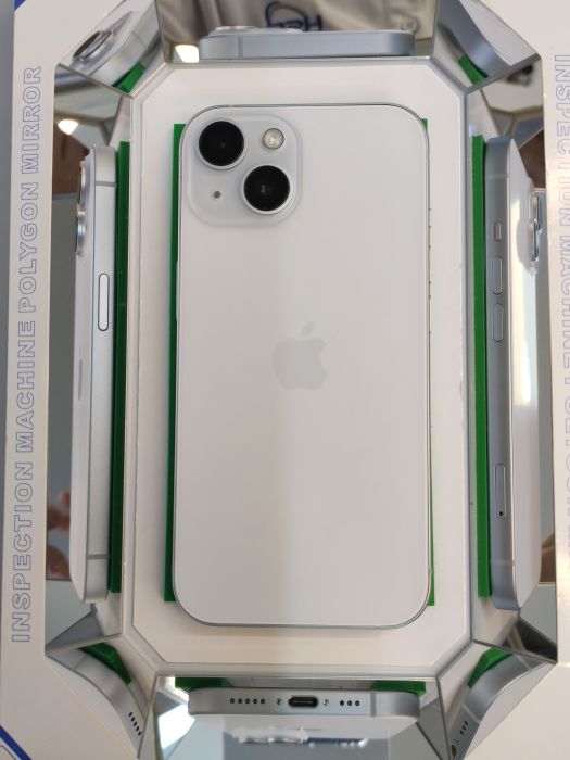 Apple iPhone 15 — photo 11 of 11