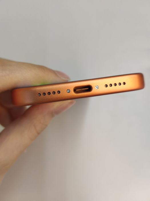 Apple iPhone 17 Pro — photo 5 of 8