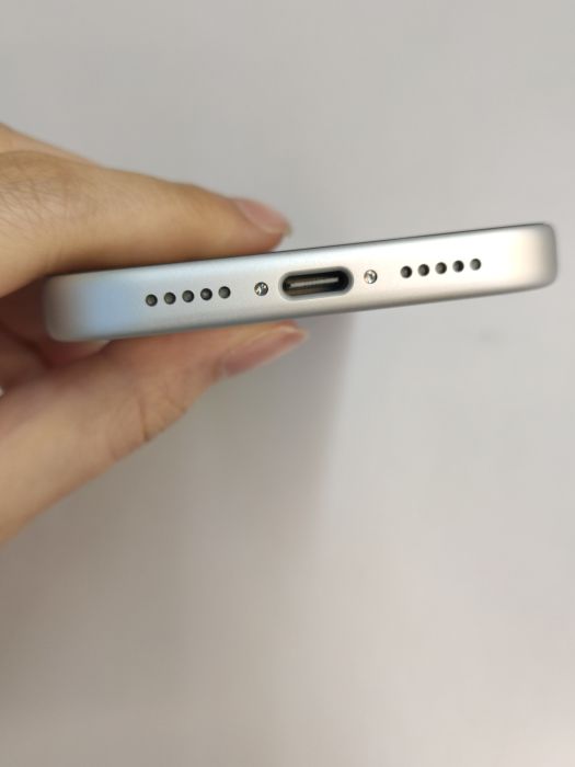 Apple iPhone 17 Pro — photo 5 of 8