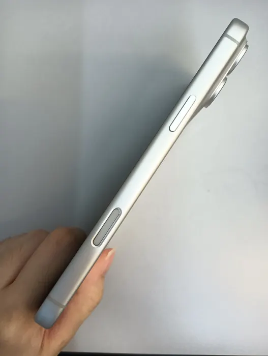 Apple iPhone 17 Pro Max — photo 5 of 10