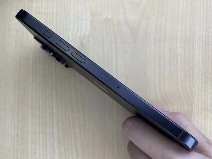 Apple iPhone 16 Pro Max — photo 2 of 10