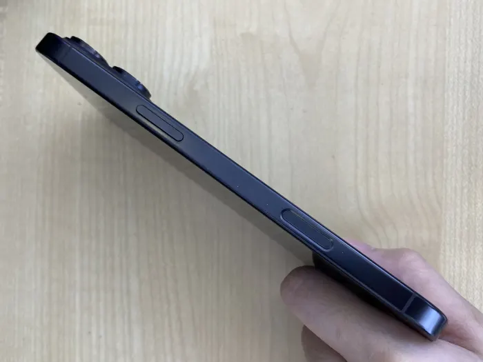 Apple iPhone 16 Pro Max — photo 7 of 10