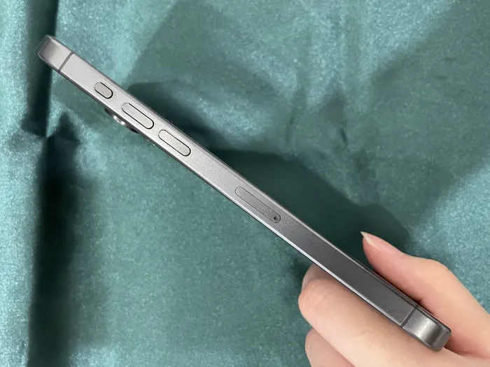 Apple iPhone 15 Pro Max — photo 5 of 10