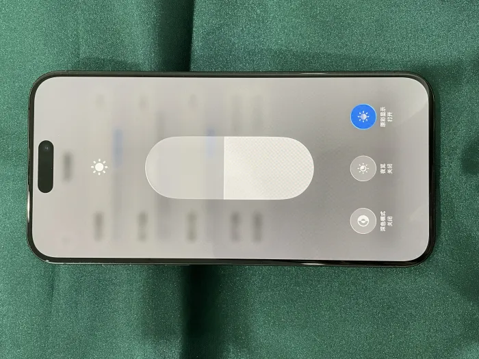 Apple iPhone 15 Pro Max — photo 6 of 10