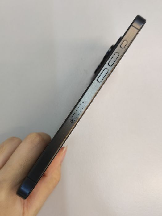 Apple iPhone 15 Pro Max — photo 3 of 10