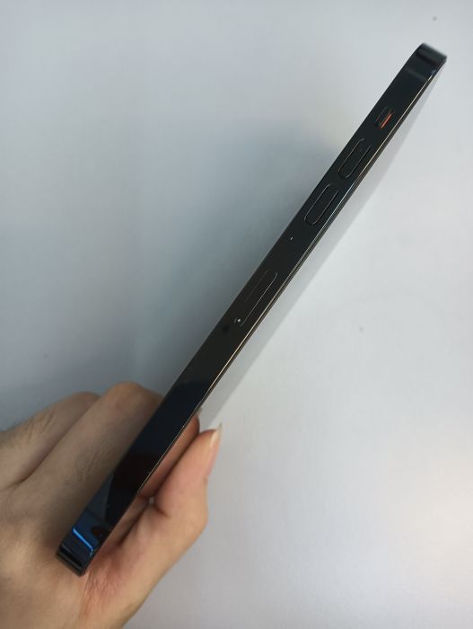 Apple iPhone 14 Pro Max — photo 4 of 10