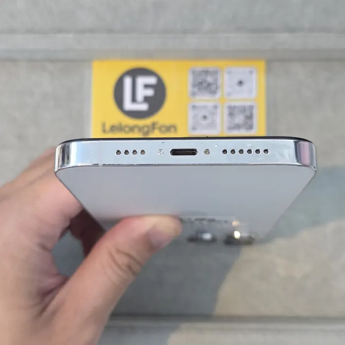 Apple iPhone 14 Pro Max — photo 7 of 8
