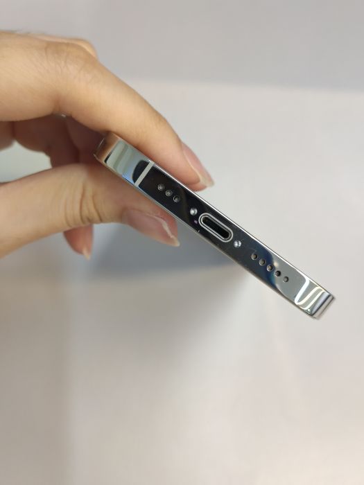 Apple iPhone 13 Pro — photo 7 of 10
