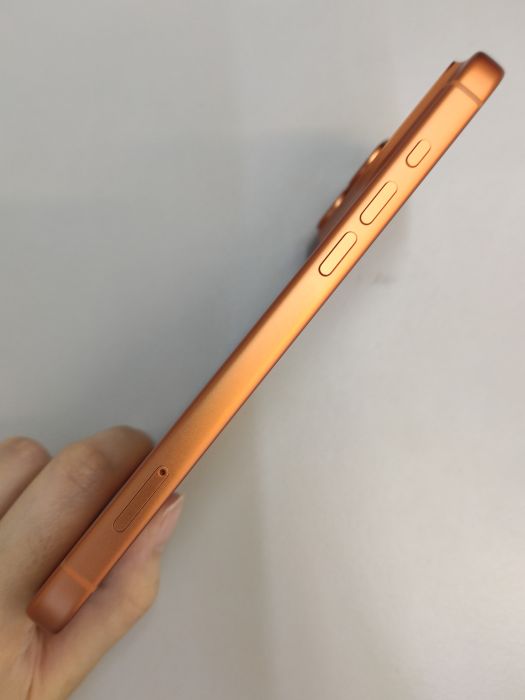 Apple iPhone 17 Pro Max — photo 3 of 8