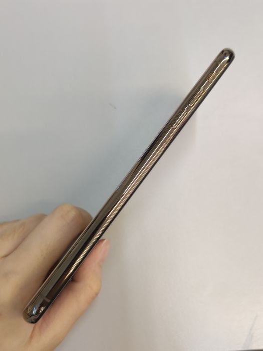 Apple iPhone XS Max — photo 3 of 8
