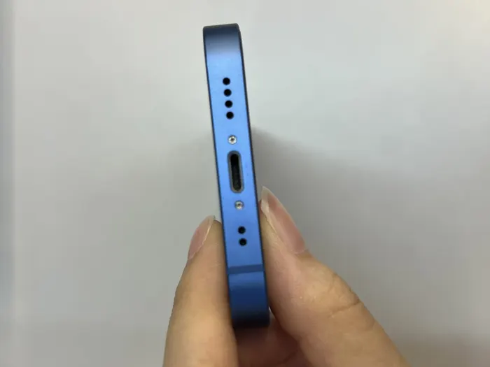 Apple iPhone 13 mini — photo 2 of 10