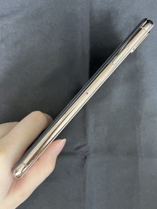Apple iPhone XS Max — photo 5 of 10