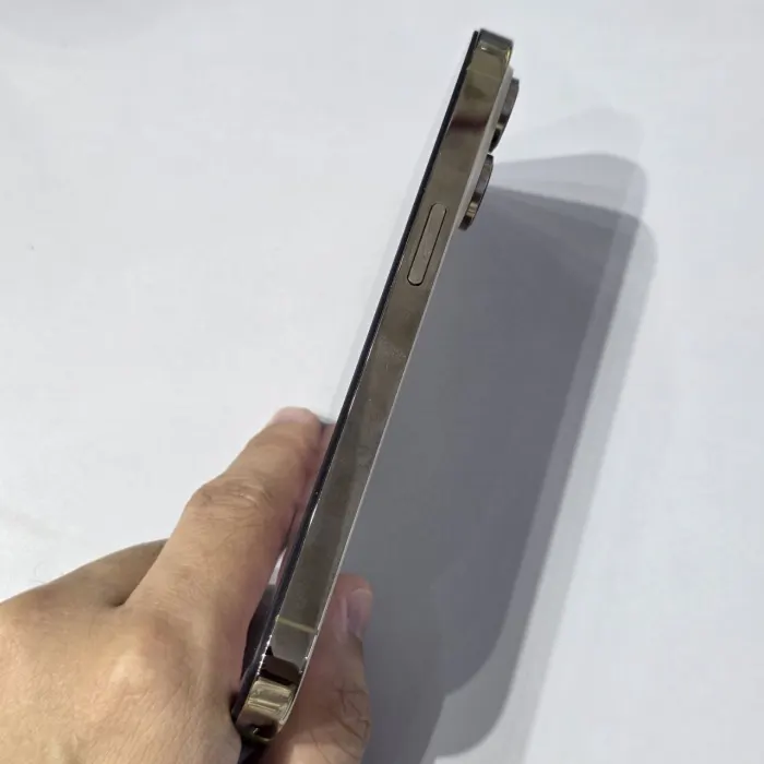 Apple iPhone 14 Pro — photo 2 of 8