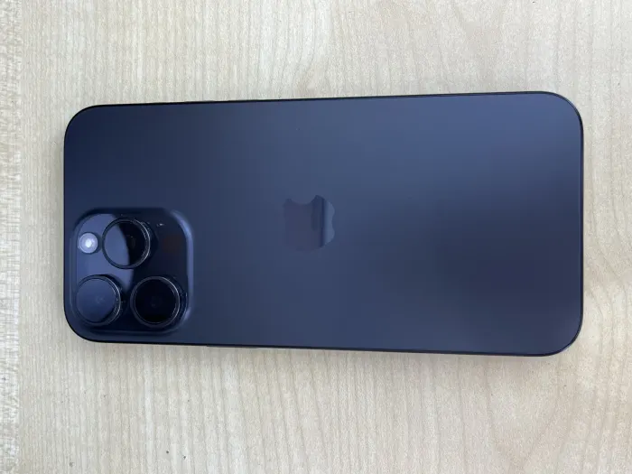 Apple iPhone 15 Pro Max — photo 7 of 8