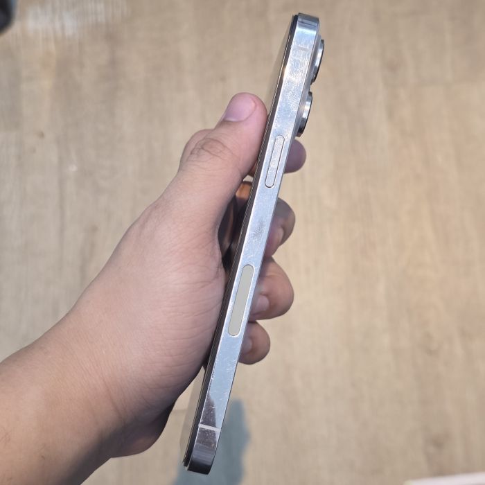 Apple iPhone 14 Pro Max — photo 2 of 8