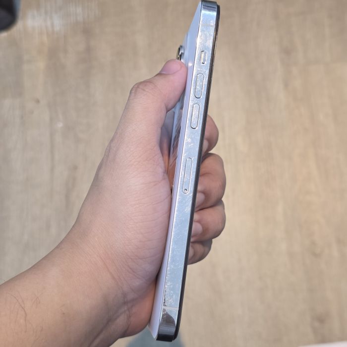 Apple iPhone 14 Pro Max — photo 3 of 8