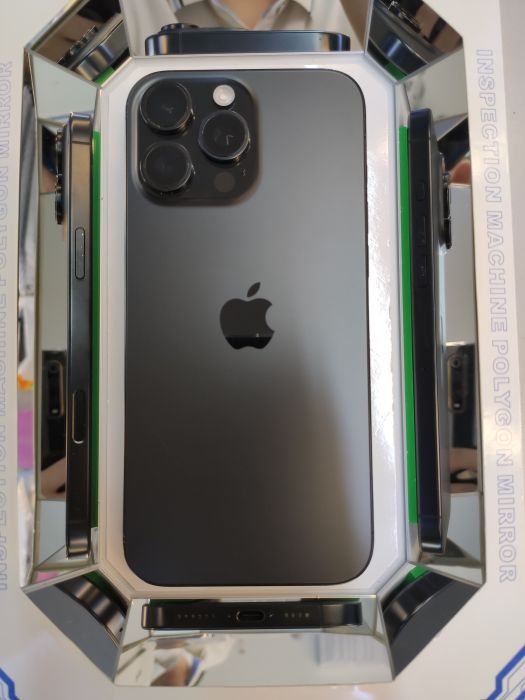 Apple iPhone 16 Pro Max — photo 2 of 10