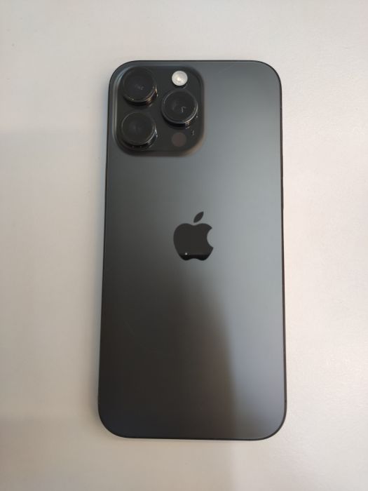 Apple iPhone 16 Pro Max — photo 4 of 10