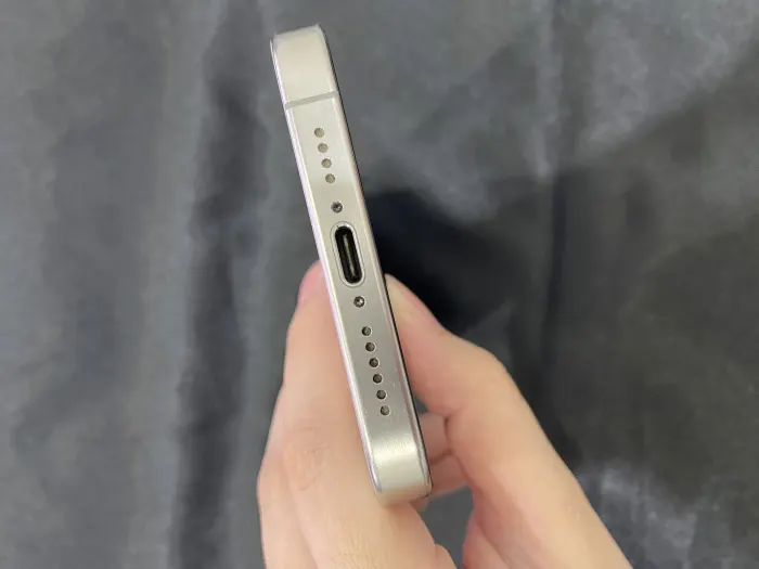 Apple iPhone 15 Pro Max — photo 1 of 6