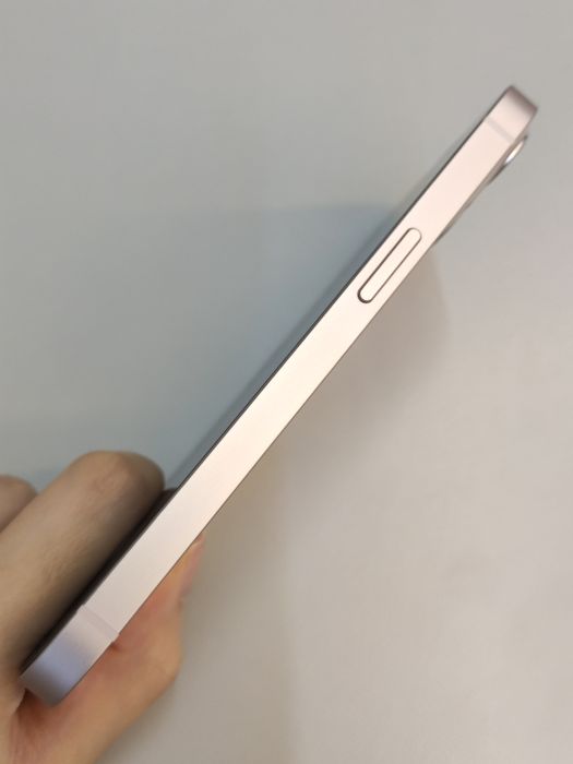 Apple iPhone 13 — photo 6 of 10