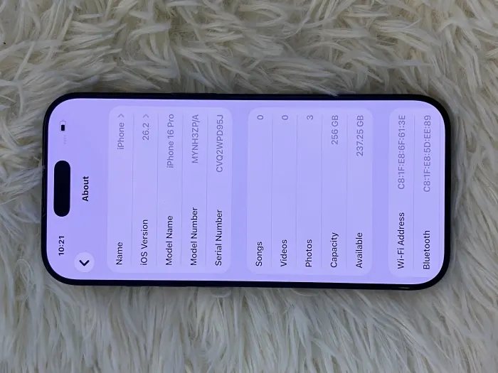 Apple iPhone 16 Pro — photo 2 of 9