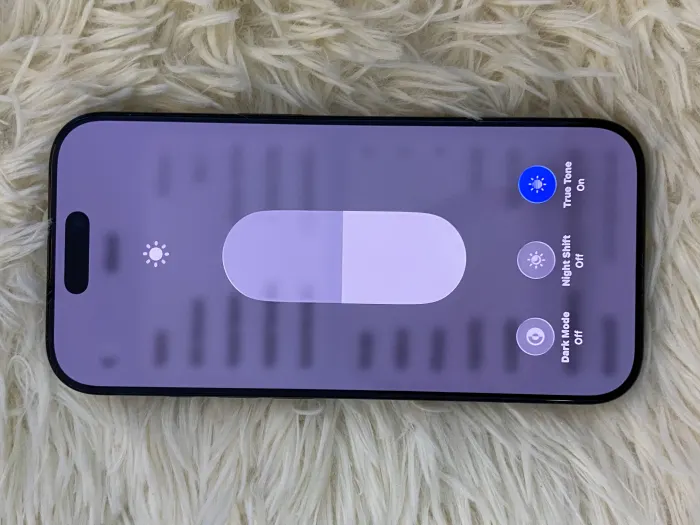Apple iPhone 16 Pro — photo 3 of 9