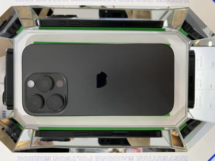 Apple iPhone 16 Pro — photo 8 of 9