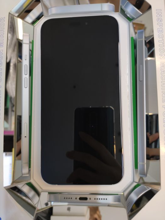Apple iPhone 15 Plus — photo 3 of 10