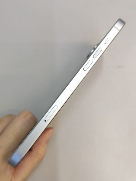 Apple iPhone 15 Plus — photo 5 of 10