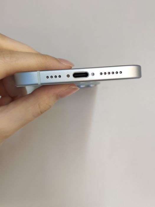 Apple iPhone 15 Plus — photo 7 of 10