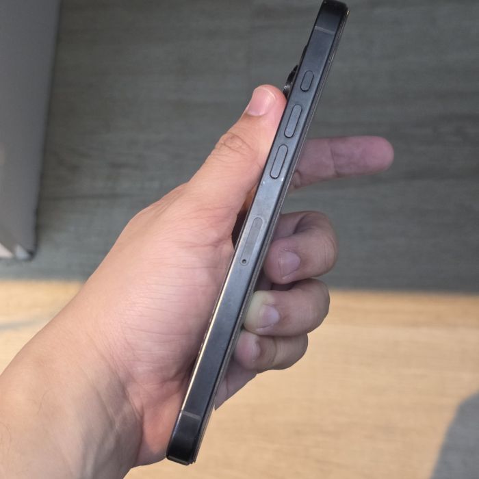 Apple iPhone 16 Pro Max — photo 2 of 8