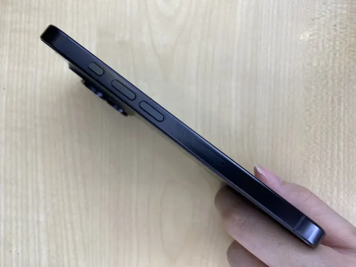 Apple iPhone 16 Pro — photo 9 of 10