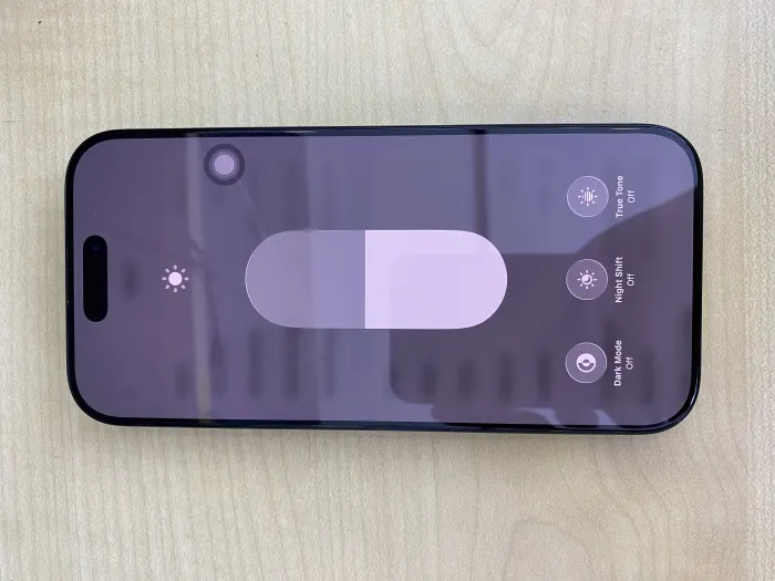 Apple iPhone 16 Pro — photo 10 of 10