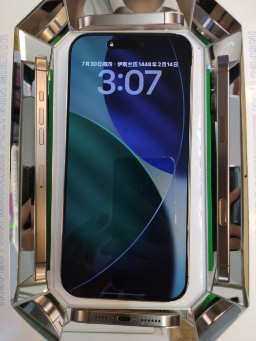 Apple iPhone 16 Pro Max — photo 3 of 10
