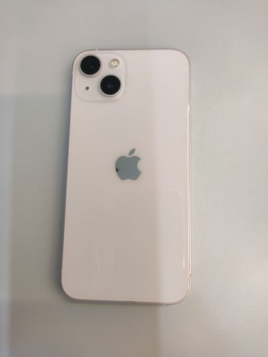 Apple iPhone 13 — photo 2 of 9