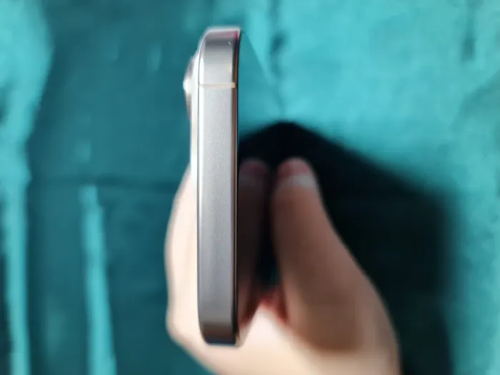 Apple iPhone 16 Pro — photo 7 of 7