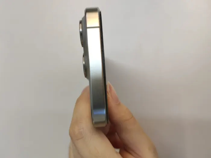 Apple iPhone 15 Pro — photo 5 of 11