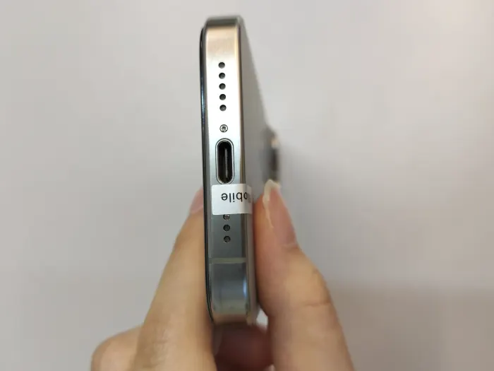 Apple iPhone 15 Pro — photo 6 of 11