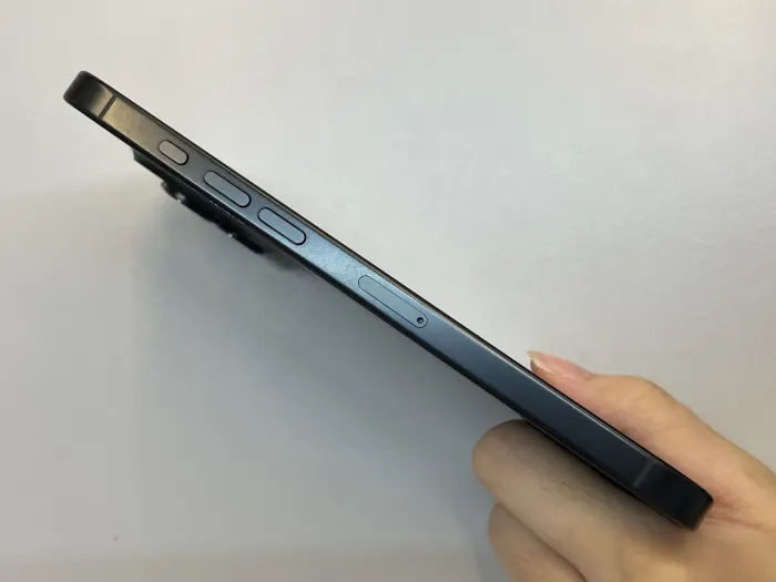 Apple iPhone 16 Pro Max — photo 2 of 10