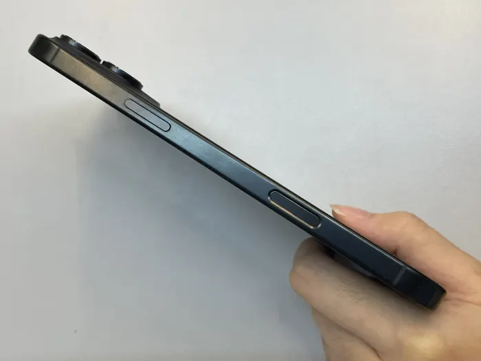 Apple iPhone 16 Pro Max — photo 3 of 10