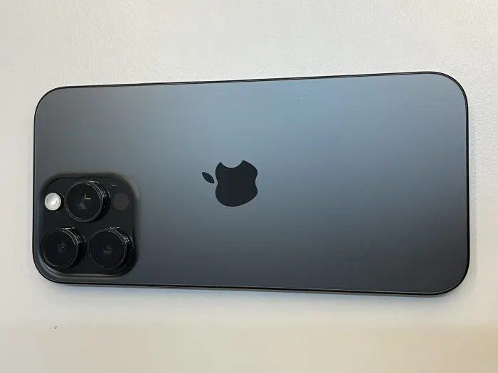 Apple iPhone 16 Pro Max — photo 4 of 10