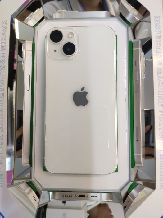 Apple iPhone 14 — photo 2 of 11