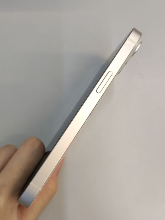 Apple iPhone 14 — photo 6 of 11
